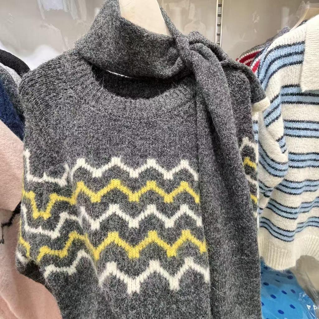 Pink Wave Pattern Neck Warmer Sweater for Women: Soft, Fluffy, Loose Fit with Built-in Scarf - Perfect for Early Autumn/Winter.