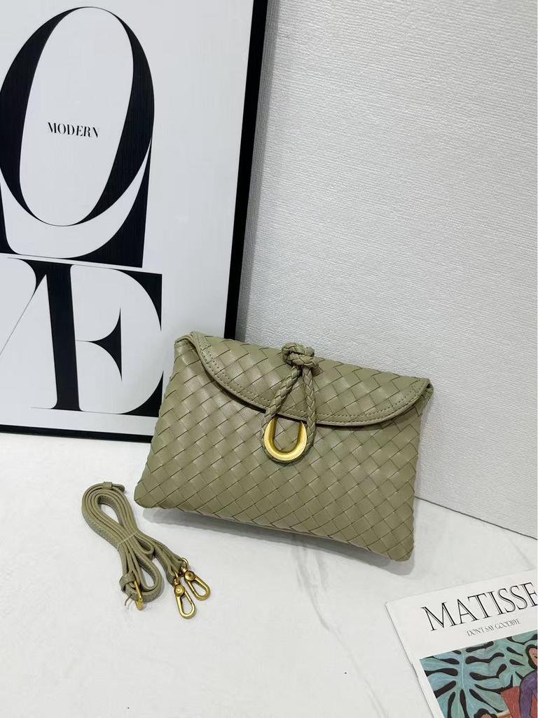 Borsa a tracolla intrecciata: Borsa da sera e pochette 2025