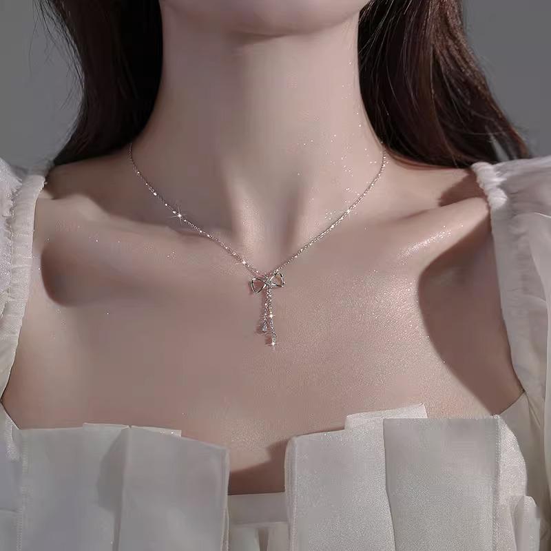 

2024 Korean Style Luxury Bow Necklace: Cute & Sweet High-End Choker