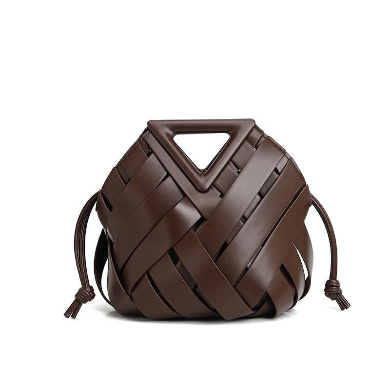 

Large Capacity Hand-Woven Triangle Magnetic Buckle Crossbody Vegetable Basket Bag 25x20x24 cm