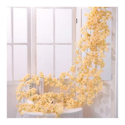 Rotin de Fleur Artificielle Simple 1,8m 135pcs Têtes de Fleurs Vives Décoratives Soie Plastique Suspendu Faux