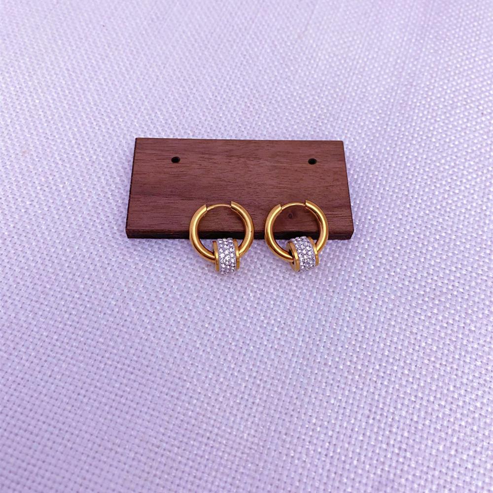 Minimalist 18K Gold Stainless Steel Diamond Hoop Earrings - Luxurious, High-End Shine. золотой