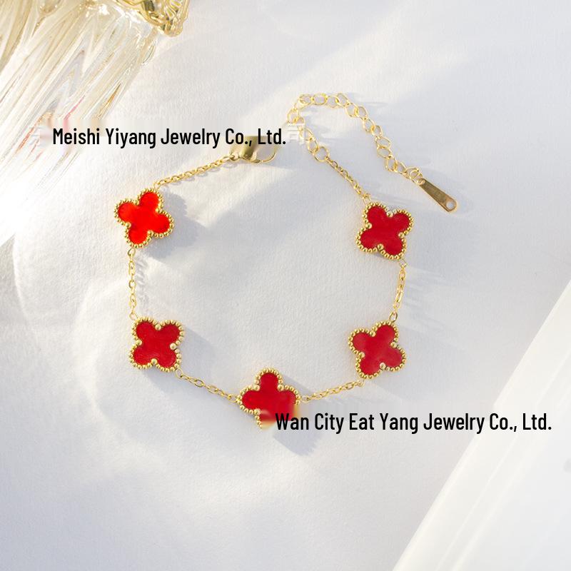 Náramek čtyřlístek, oboustranný šperk na ruku, titanová ocel tónovaná 18K zlatem, dlouhotrvající barva, všestranný šperk.