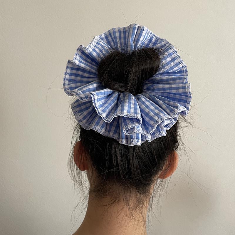 Zhao Lusi Doppellagiges Spitzenhaargummi – Französische Handarbeit, große Größe, Nischenstil