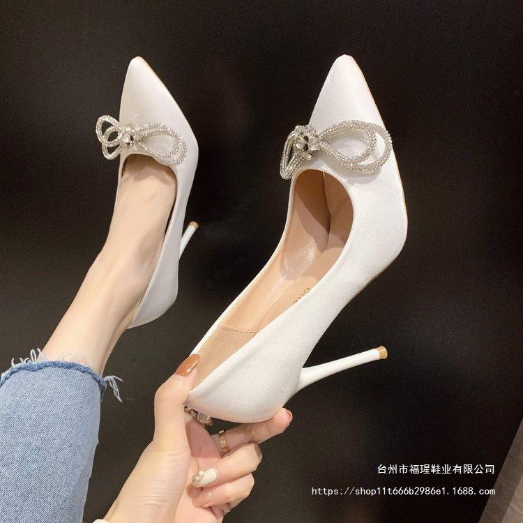 10CM hohe Absätze Damen neue Schleife Strass flacher Mund Nische Society Lady spitze Zehen dünner Absatz Mode Nachtclub Einzelne Schuhe Herbst