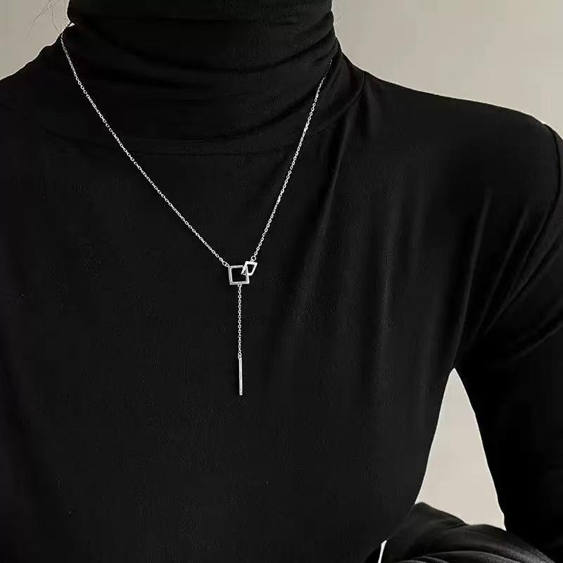 Autumn and winter sweater chain does not fade long high-end sense versatile light luxury niche double-layer necklace pendant simple