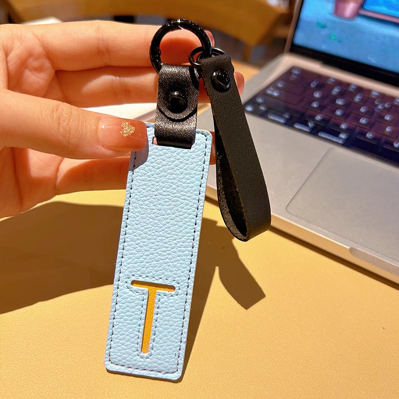 Fashion 26 Letters Key Chain Pu Leather Alphabet Letter Keyring Car Key Accessories Business Key Holder Women Bag Pendant Decor