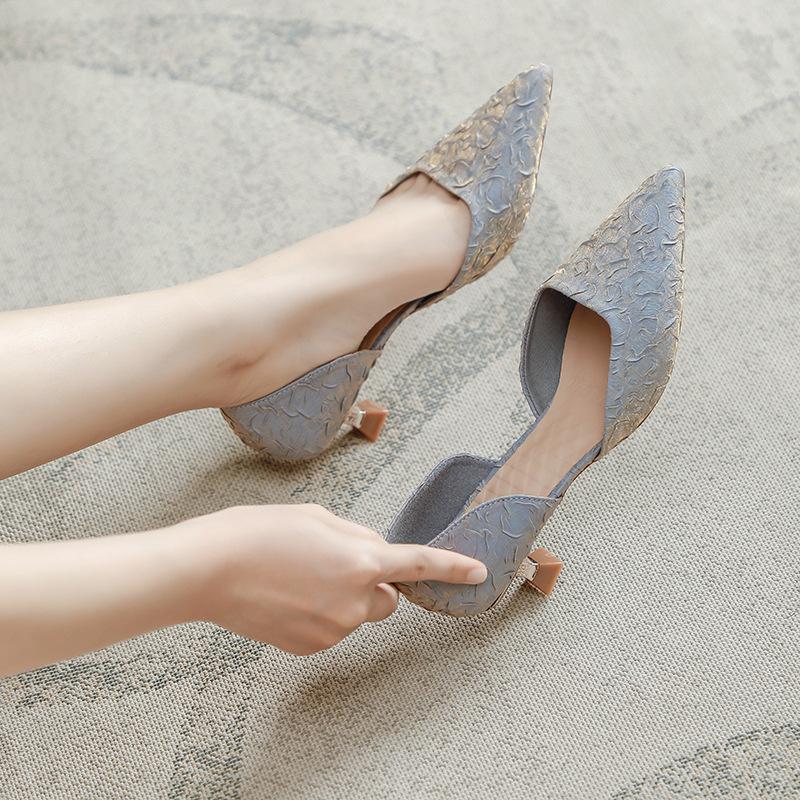 Baotou Hollow Sandals Women's Medium Heel 2025 New Summer Stiletto Fairy Style Fashion Pointed High Heel Women's Sandals