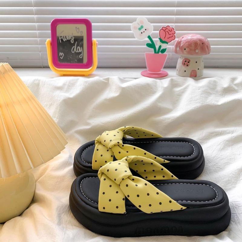 Thick-soled high-end slippers women's summer wear new models with skirts, sandals, fashion sandals