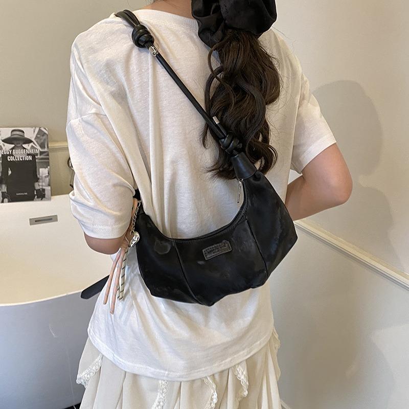 Popular Dumpling Bag Women's Summer New Casual Versatile Shoulder Bag Fashion Commuter Messenger Bag