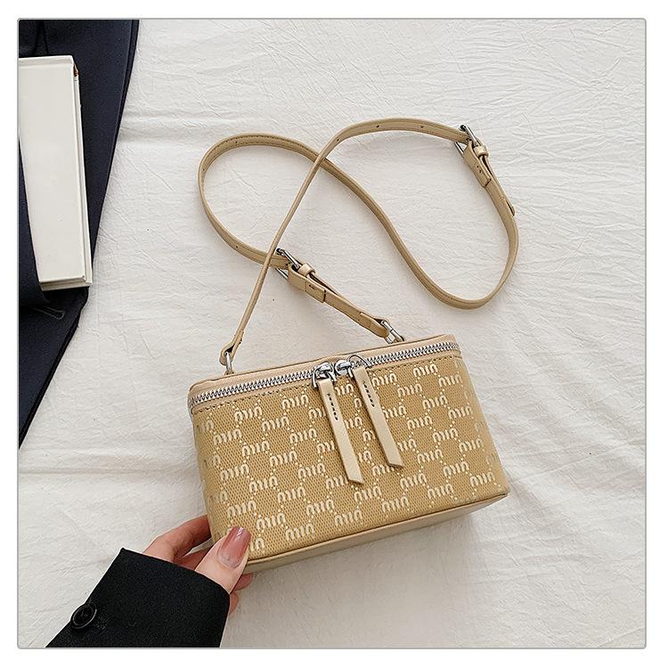 

Корейская версия высококлассной простой рабочей сумки-мессенджера для женщин, новая модная маленькая квадратная сумка 2025, ретро сумка-коробка золотой