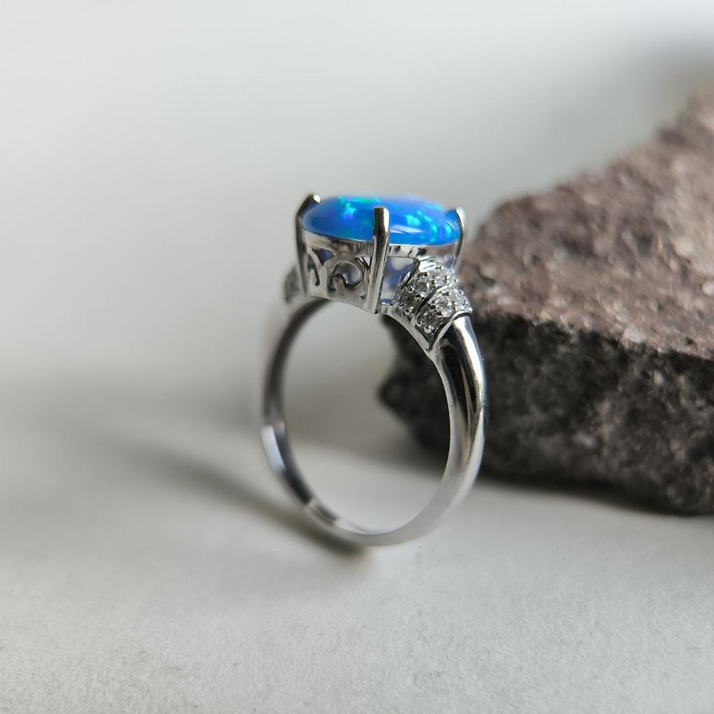 Серебряное кольцо с опалом 2.617ct, вес изделия 3,98 гр (2192329)