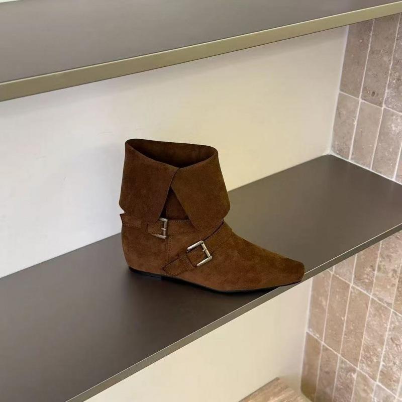 Inner Height Increase of 4cm~ Korean Version Retro Suede Square Head Short Boots for Women, New Buckles for Autumn and Winter, Two Short Boots Fo
