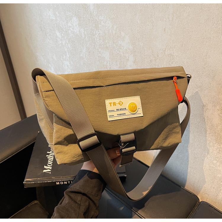 Damen Leichte Lässige Sportliche Messenger Bag - Vielseitig, Strukturiert und Schlichtes Design für den Täglichen Gebrauch