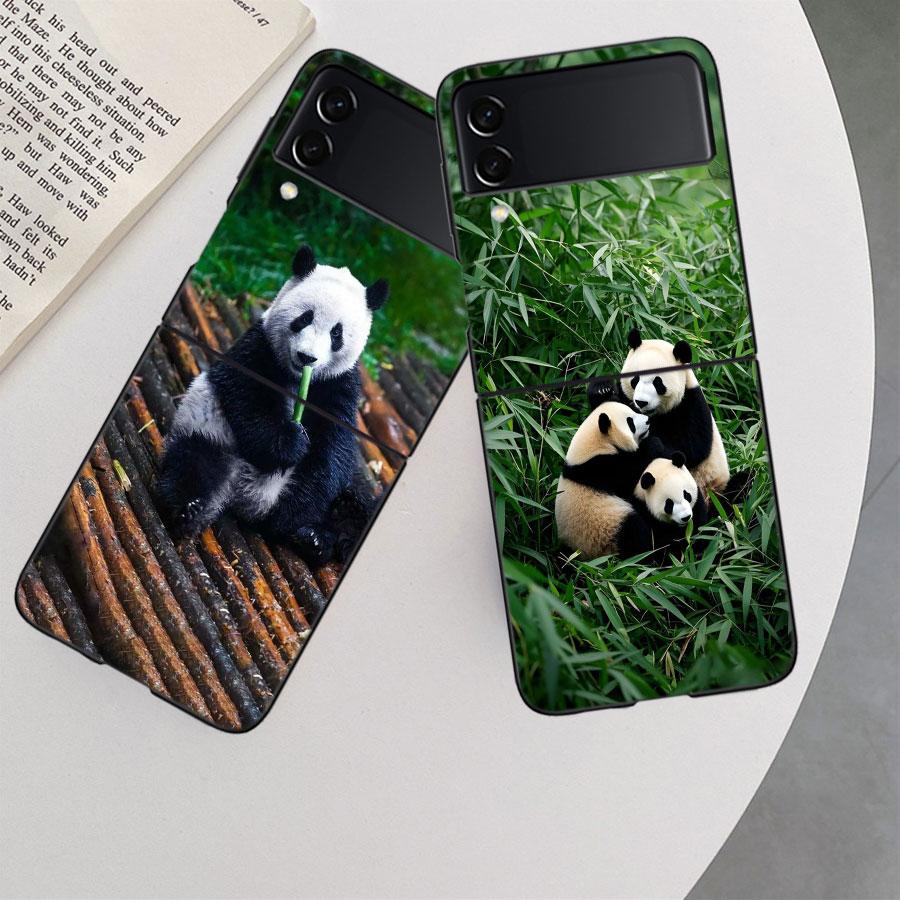 Panda Baby, Giant Panda Family Phone Case For Samsung Z Flip 7 6 5G Galaxy Z Flip 5 4 3 Black Hard Cell Cover Luxury PC Shell C