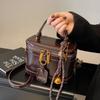 Autumn and Winter Retro Portable Small Square Bag Box Bag Fashion Shoulder Crossbody Niche Commuter Women's Bag Versatile