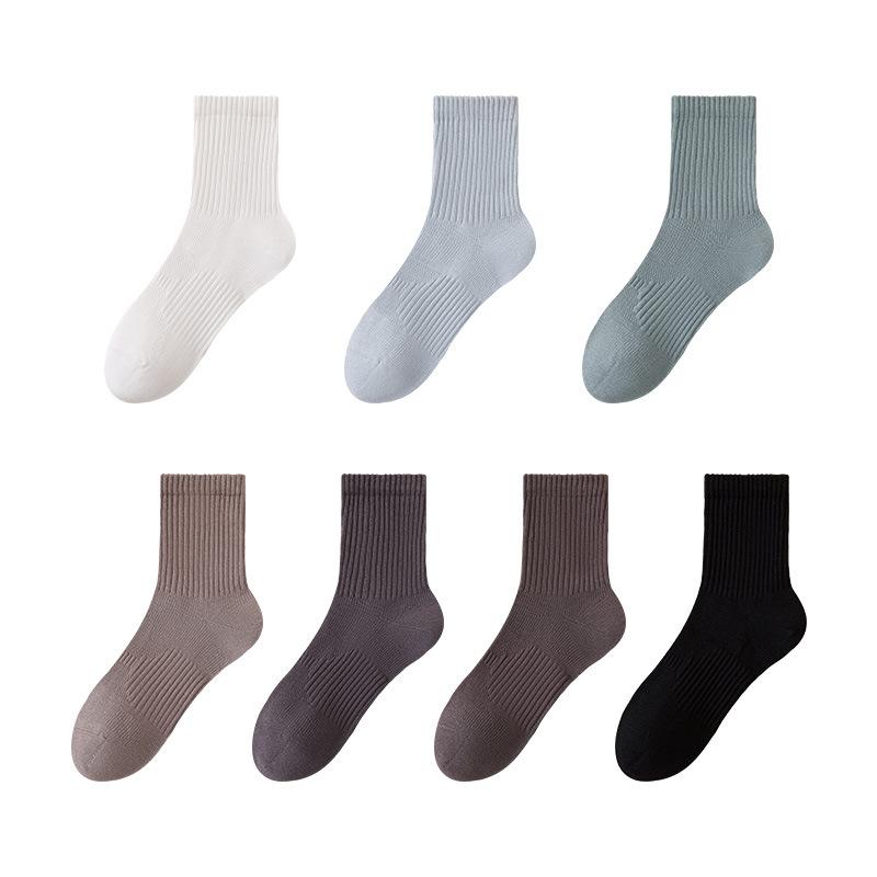 Male Spring and Autumn Leisure Sports Sweat Absorbing Antibacterial Deodorant Socks