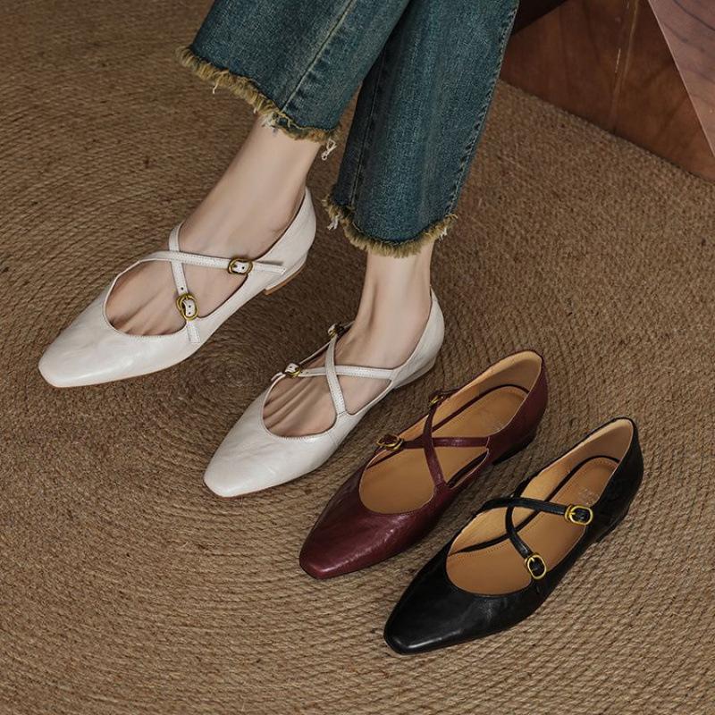 New Casual Black Single Shoes Women's Comfortable Leather Small Leather Shoes Women's Beef Tendon Soles Large Size Foot Cover Low Heel Women's Shoe