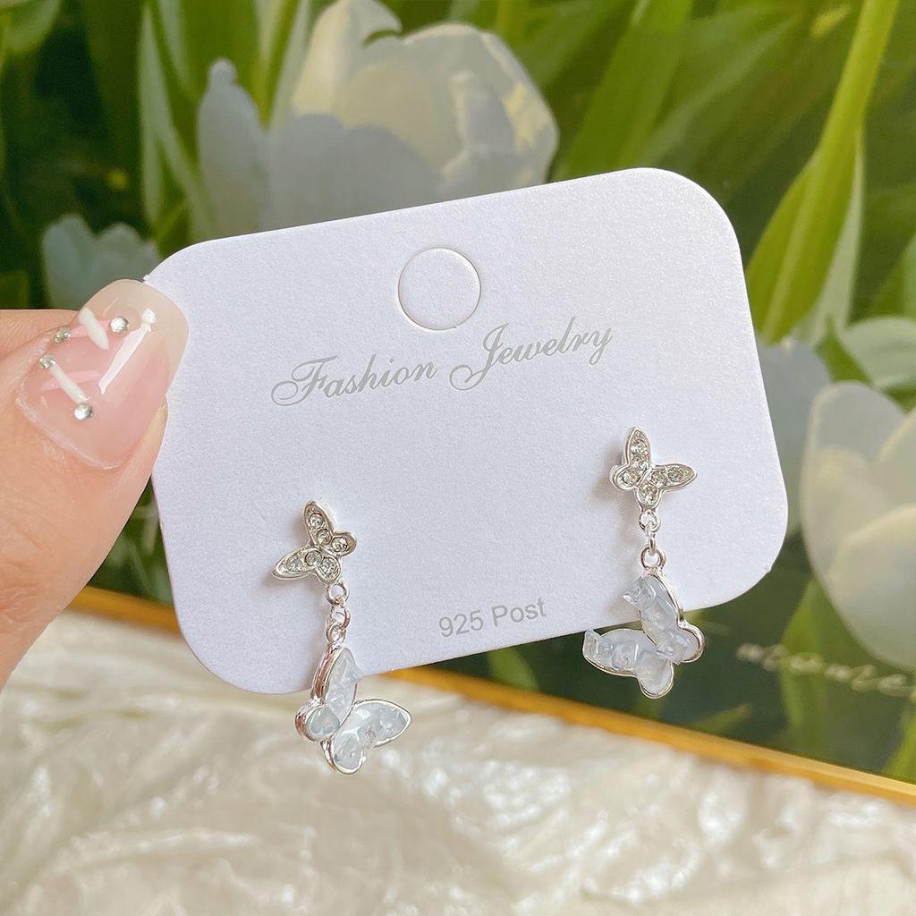 Exquisite Pearl Butterfly Earrings with Silver Needle – Gradient Light Luxury Design for Women