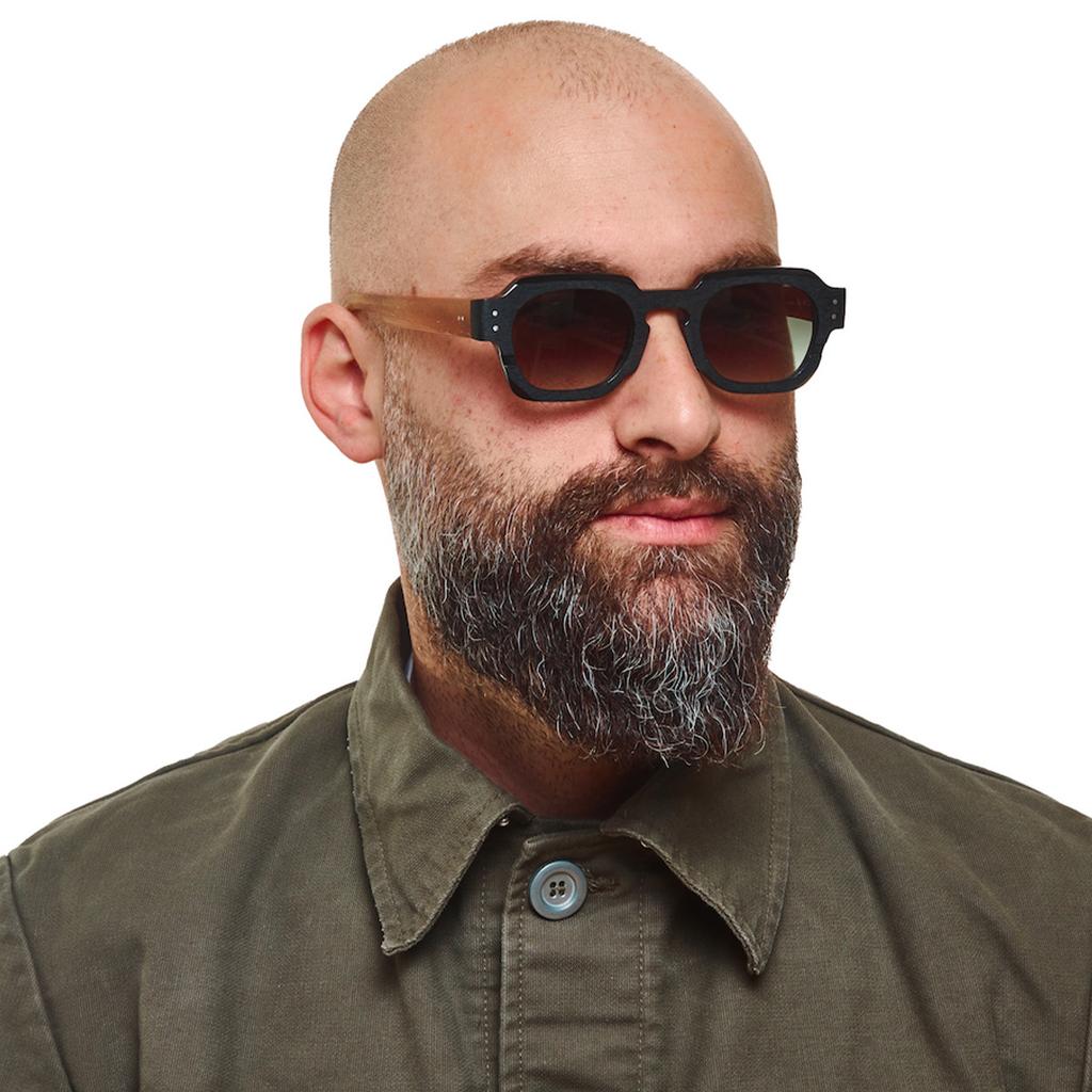 Trending Square Sunglasses Women Men Vintage Clear Lens Punk Shades UV400 Protection Rivet Frame Sun Glasses