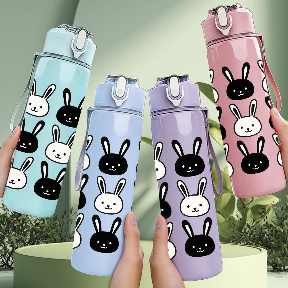 1PC Black White Rabbit Repeat Grid 750ml Color Plastic Sports Water Bottle Leakproof Flip Straw Lid For Sports Office Home Use