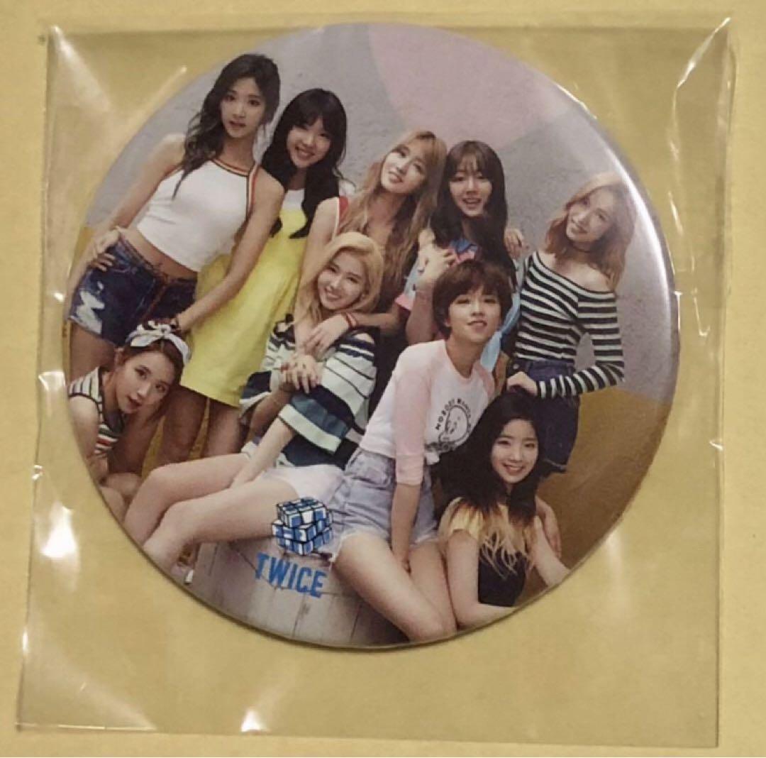 

[USED] TWICE JYP NATION 2016 Goods Badge Trading Card