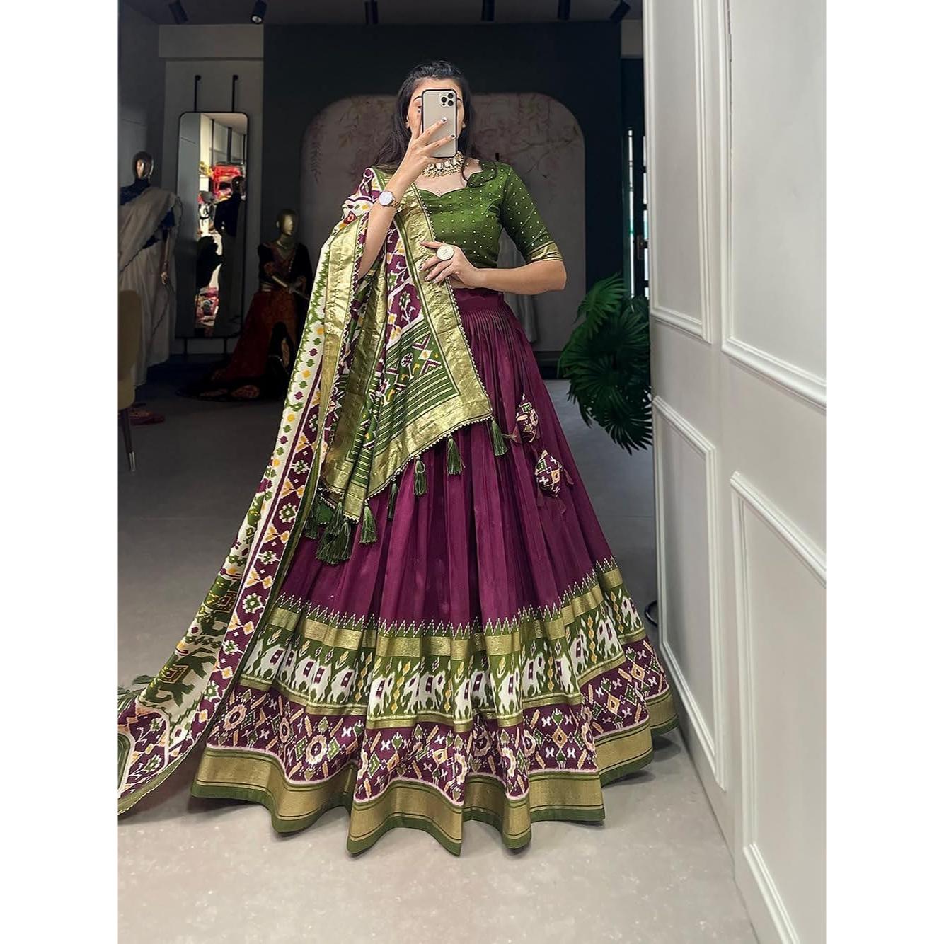 

Женский комплект из шелка Tussar с принтом Leheriya и фольги Lehenga choli (ФИОЛЕТОВЫЙ) (Необходимо сшить по размеру и посадке)