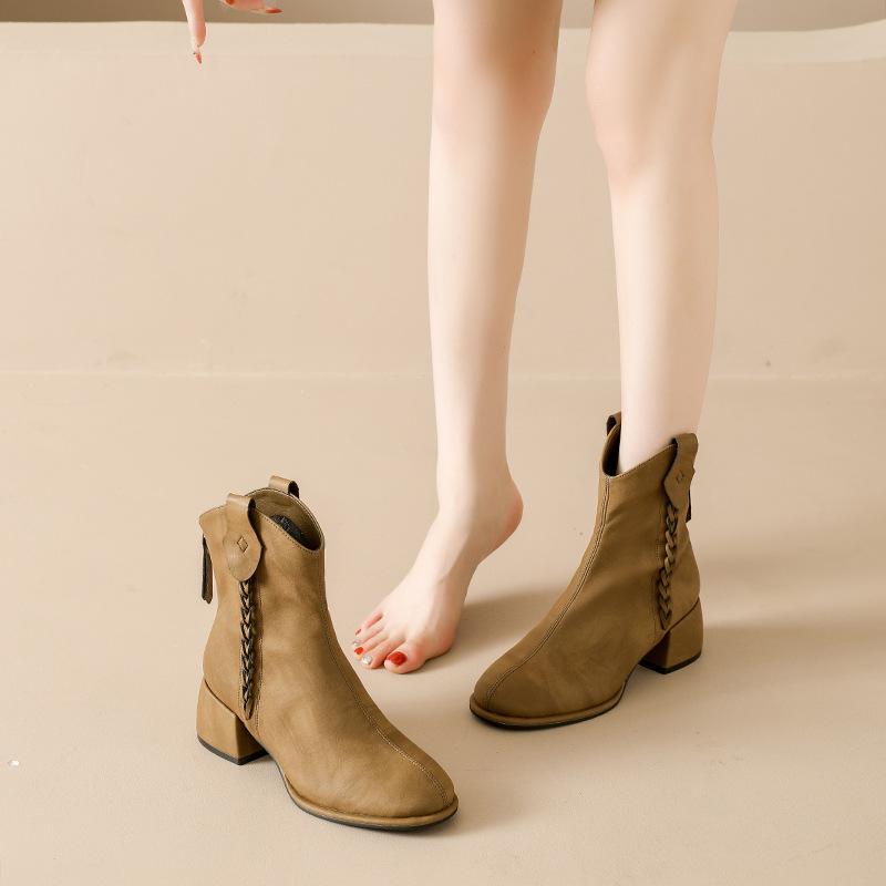 Retro fringed short boots women's 2025 autumn and winter new matte leather thick heel Martin boots versatile rear zipper high heel short boots