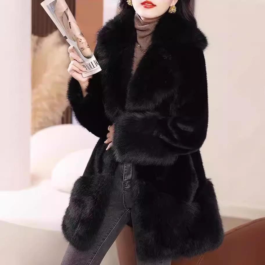 2024 Women's Real Mink and Fox Fur Winter Coat: Simple and Fashionable High-End Design