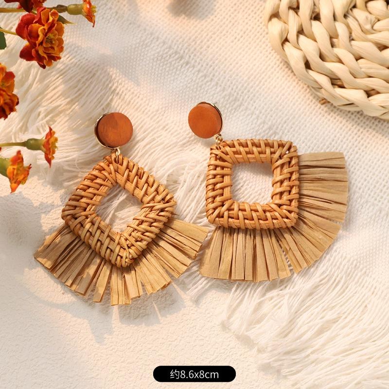 

Vintage grass rattan raffia fringed earrings exaggerated personality bohemian vacation style earrings beach earrings women