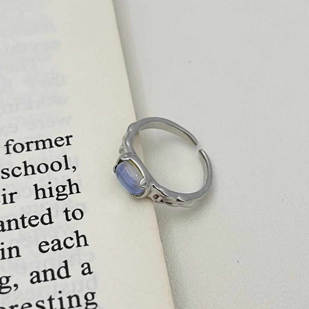 Blue & White Iridescent Moonstone Ring with Hammered Texture - Trendy Niche Design