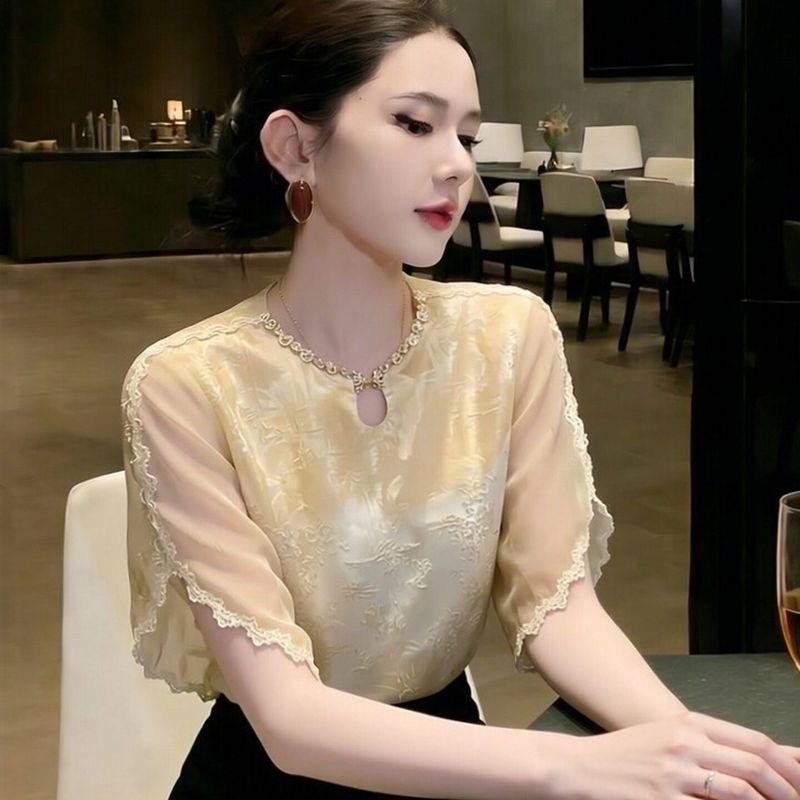 

2026 Summer New Luxury High-End New Chinese-Style Top with a Unique Design, French-Style Waist-Cinching Patchwork Shirt New Chinese Style Apricot Top S