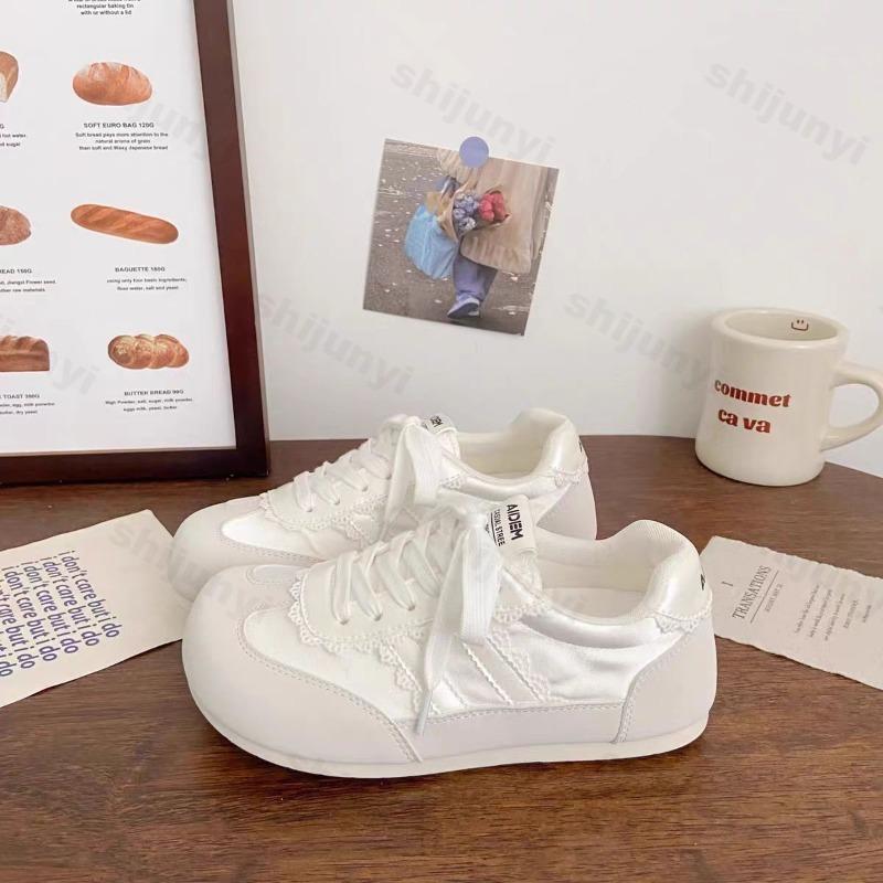 Fashion Autumn Women Flat Shoes 2025 New Fashion Vintage Casual Sports Board Shoes Fashion Lace Non-slip Comfort Outdoor Leisure Shoes