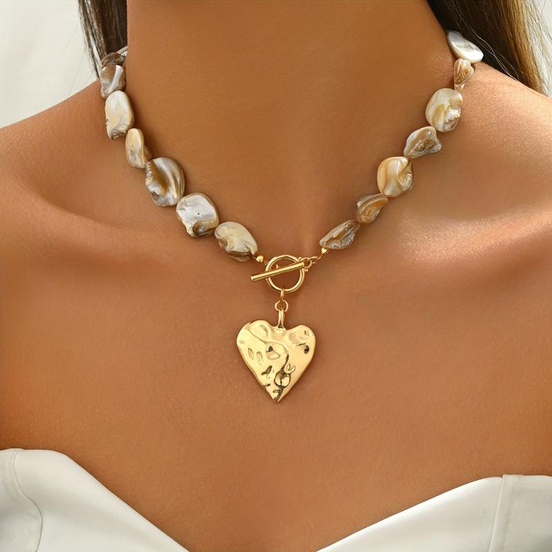 

Fashionable Imitation Stone Shell Bead Necklace with Thick Heart Pendant for Women s Summer Vacation Beach Zircon