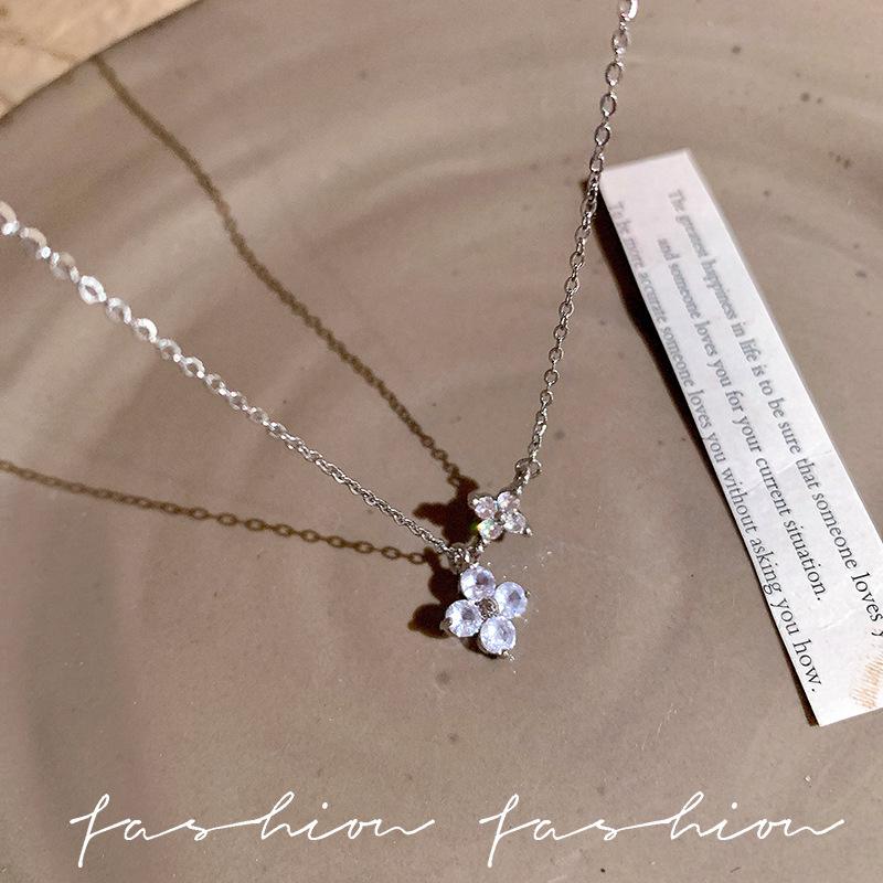 Female Light Luxury Niche Collarbone Four Leaf Flower Necklace