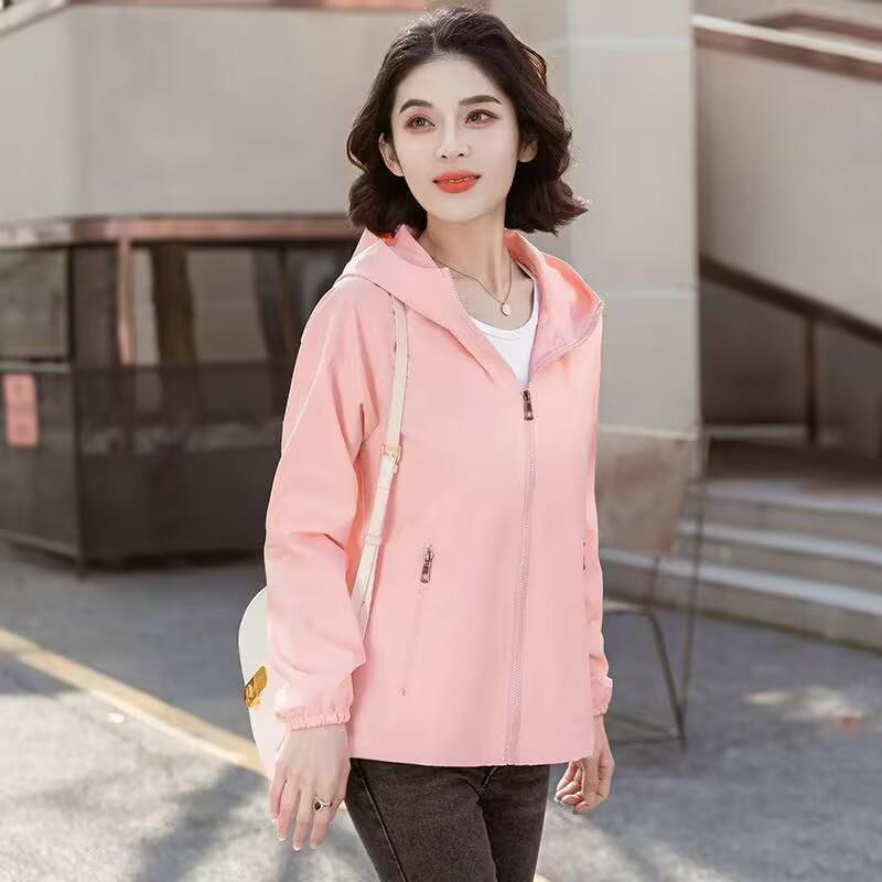 Women's Korean-Style Hooded Windbreaker - Casual, Loose-Fit, Windproof Jacket for Spring & Autumn.
