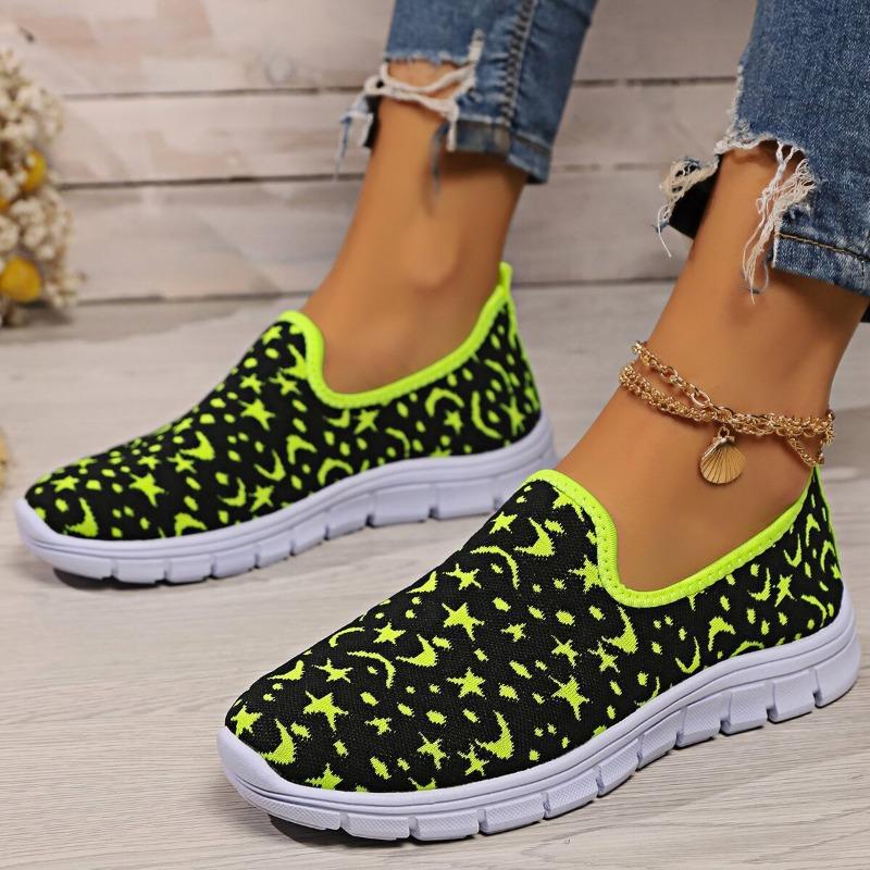 Women's Large Size Spring and Summer Casual Flying Weave New Soft Sole Breathable Mesh One-foot Slip-on Shoes