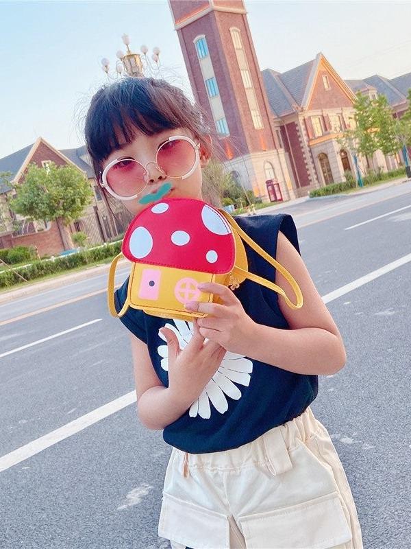 Mushroom Crossbody Bag: Cute Cartoon Shoulder Purse for Girls
