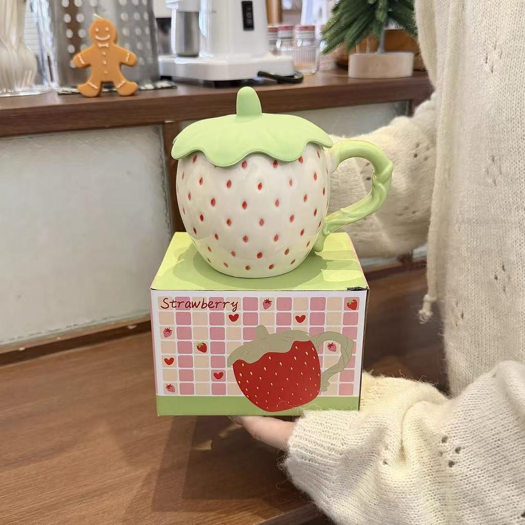 Strawberry mug with lid, high-value creative cup, ceramic water cup, niche birthday gift for girls
