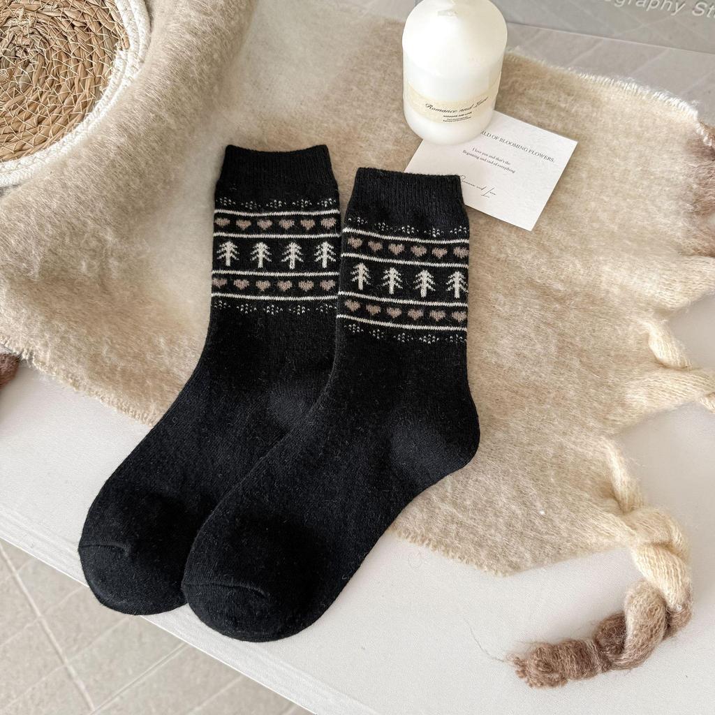 Women's Fair Isle Wool Mid-Calf Socks, Fleece-Lined, Thickened, Retro Christmas Style, Cozy for Autumn and Winter.