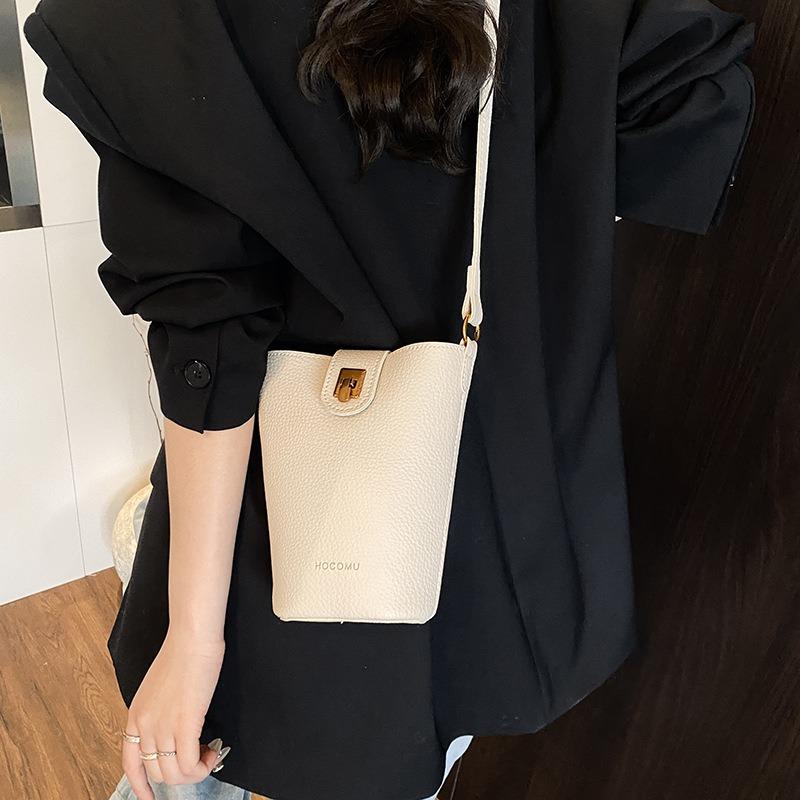 Trend fashion mobile phone casual bag women's new simple bucket bag niche shoulder bucket messenger bag