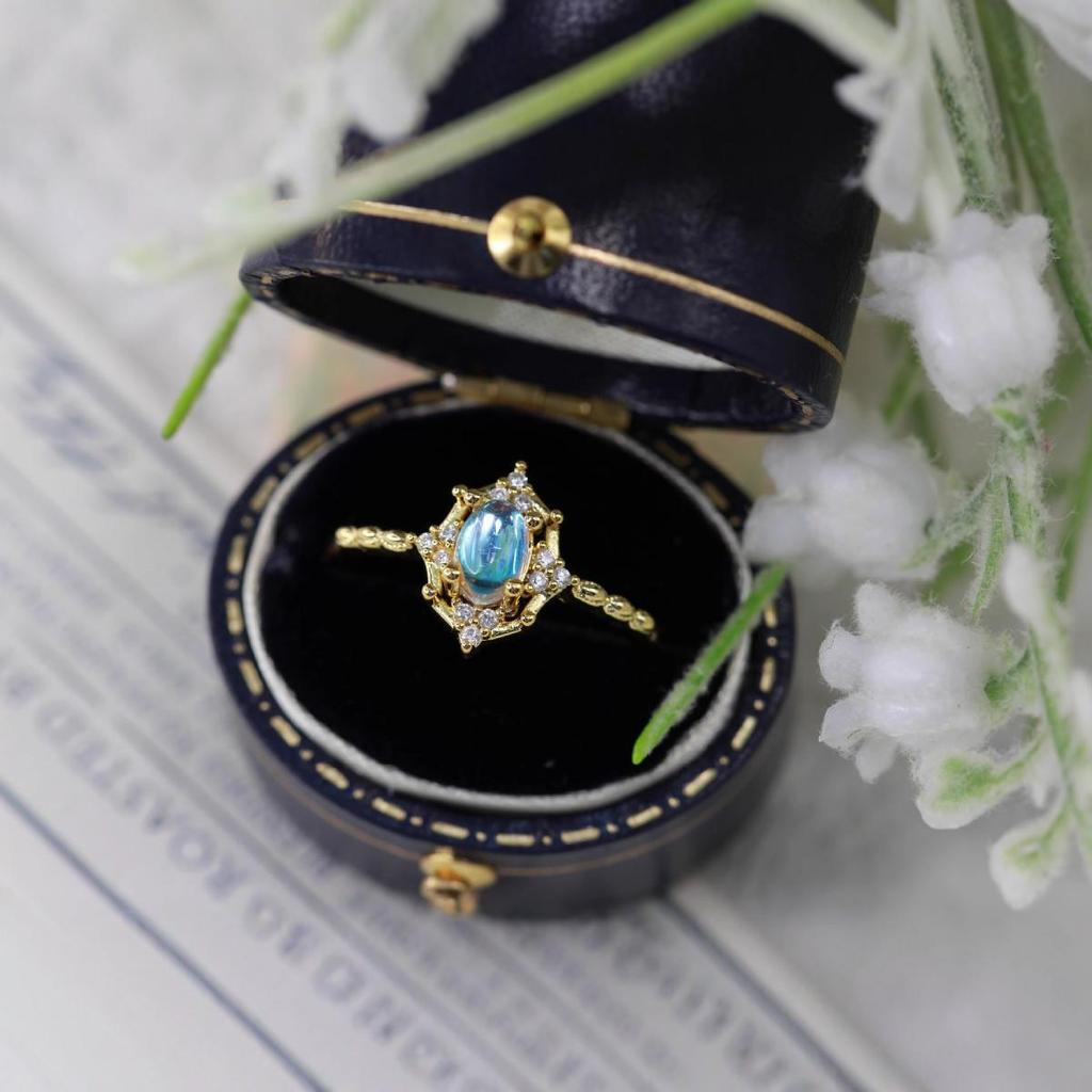 Niche Moonstone Open Ring Women's Elegant Senior Sense Warm Luxury Design Adjustable Everyday Dainty Finger Ring