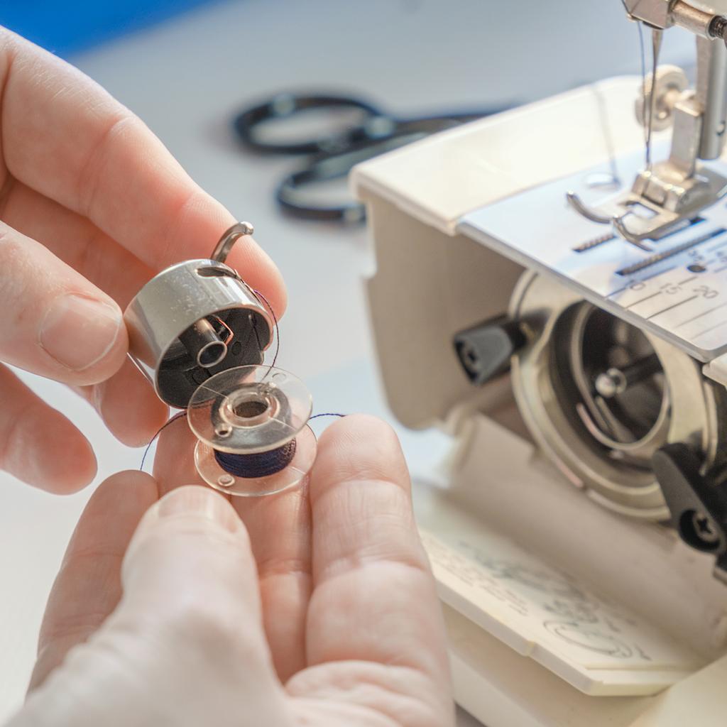 25 Stück Kunststoffspulen Nähmaschine Spulen Stickspulen mit Etui Transparent Nähmaschine Spulen Spulen Klar
