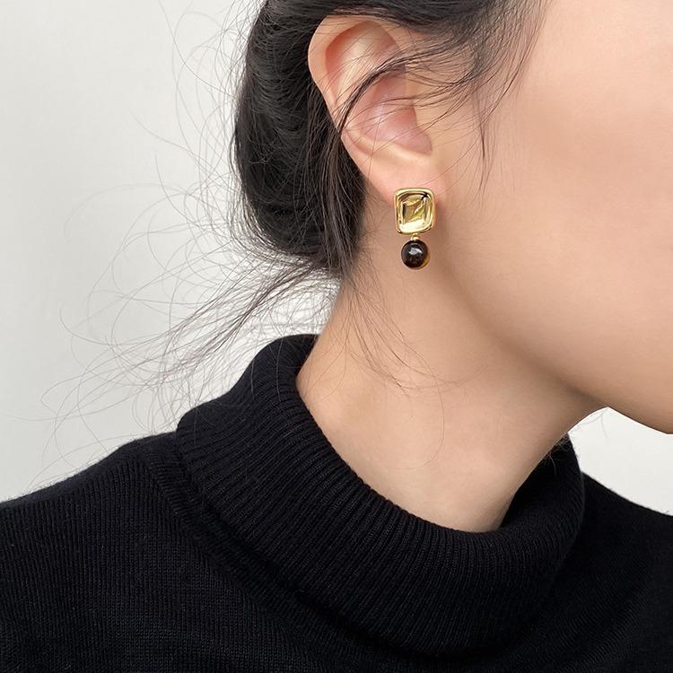 2024 New Europe Style Geometric Metal Tiger Eye Stone Earrings For Women Personality Drop Earrings Jewelry Gift