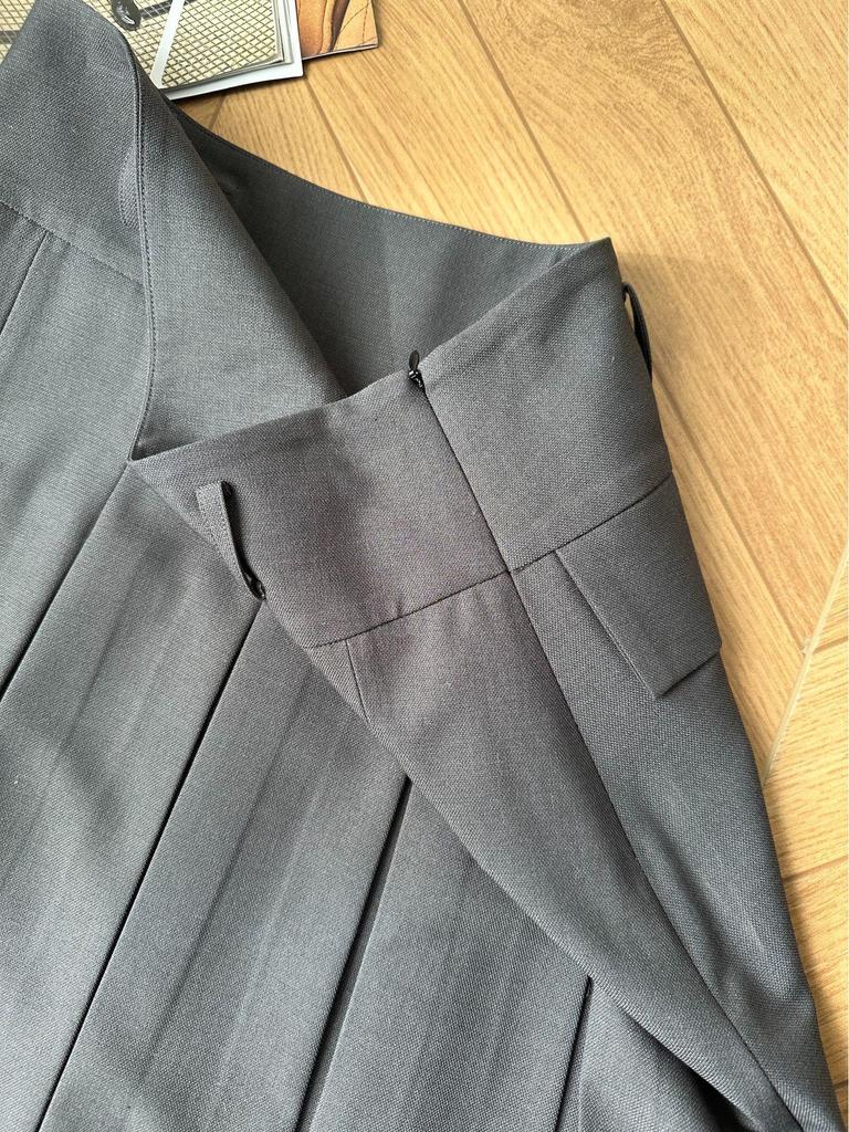High-Waisted Pleated Wool-Blend Midi Skirt for Women - Autumn/Winter, Slimming A-line with Pressed Pleats and High-Quality Texture