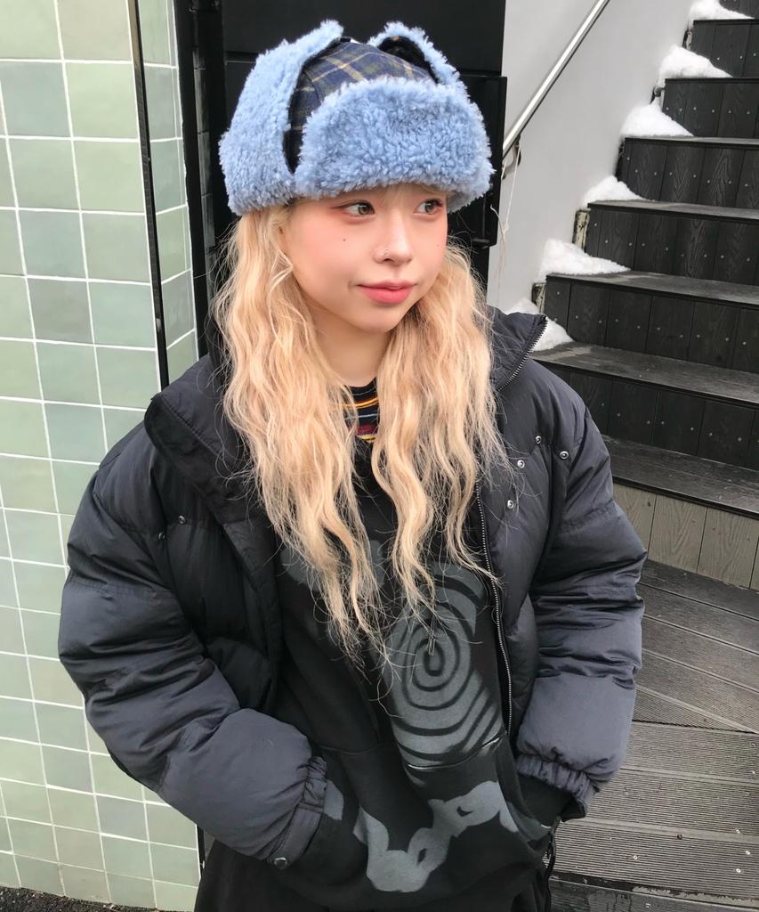 Yueolssesi Fuzzy Bunny Check Trapper Hat (Blue)