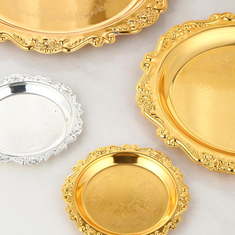 Platou cu bunătăți pentru ceaiul de după-amiază