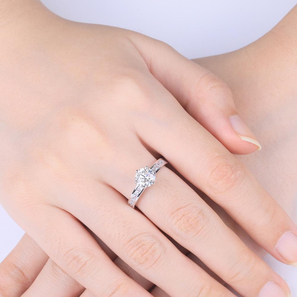 Lindon Kvinner Klassisk 925 Sterling Sølv Moissanite Ring Dame Smykker Bryllupsløfte Party Gift