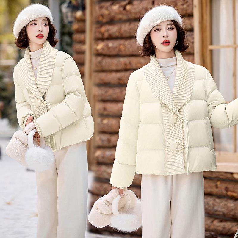 

Женская зимняя модная цветная куртка пуховик с отложным воротником, длинными рукавами и пухом белой утки - YX86219 L (55-63 kg) грязно-белый