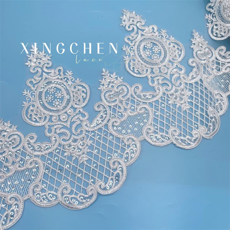 

Высококачественные костяные бусины для автомобиля Кружево шириной 24 см Плотная версия Золотое костяное кружево для автомобиля Свадебное платье Вышивка костяной нитью white/crystal piece